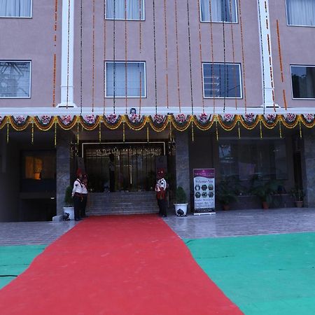 The Royal Class Hotel グワーリヤル エクステリア 写真