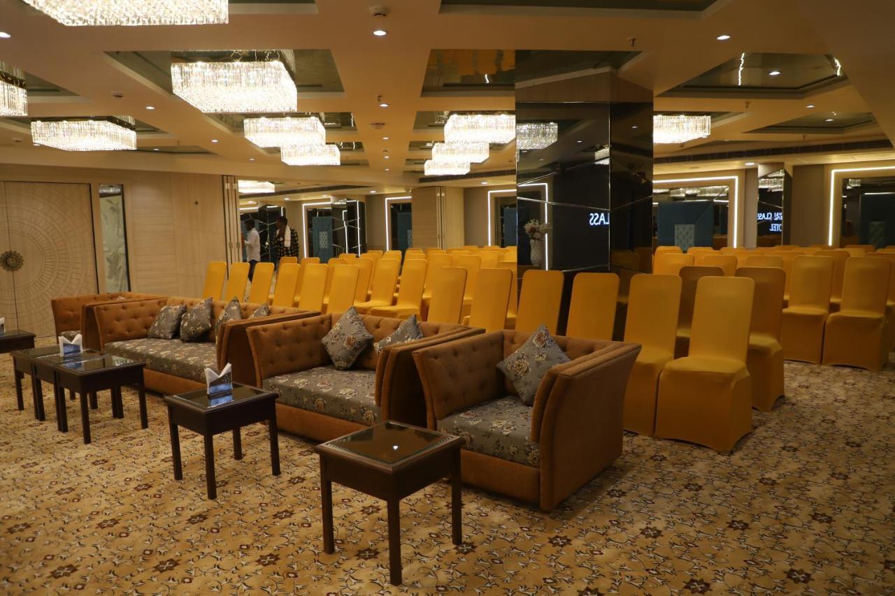 The Royal Class Hotel グワーリヤル エクステリア 写真